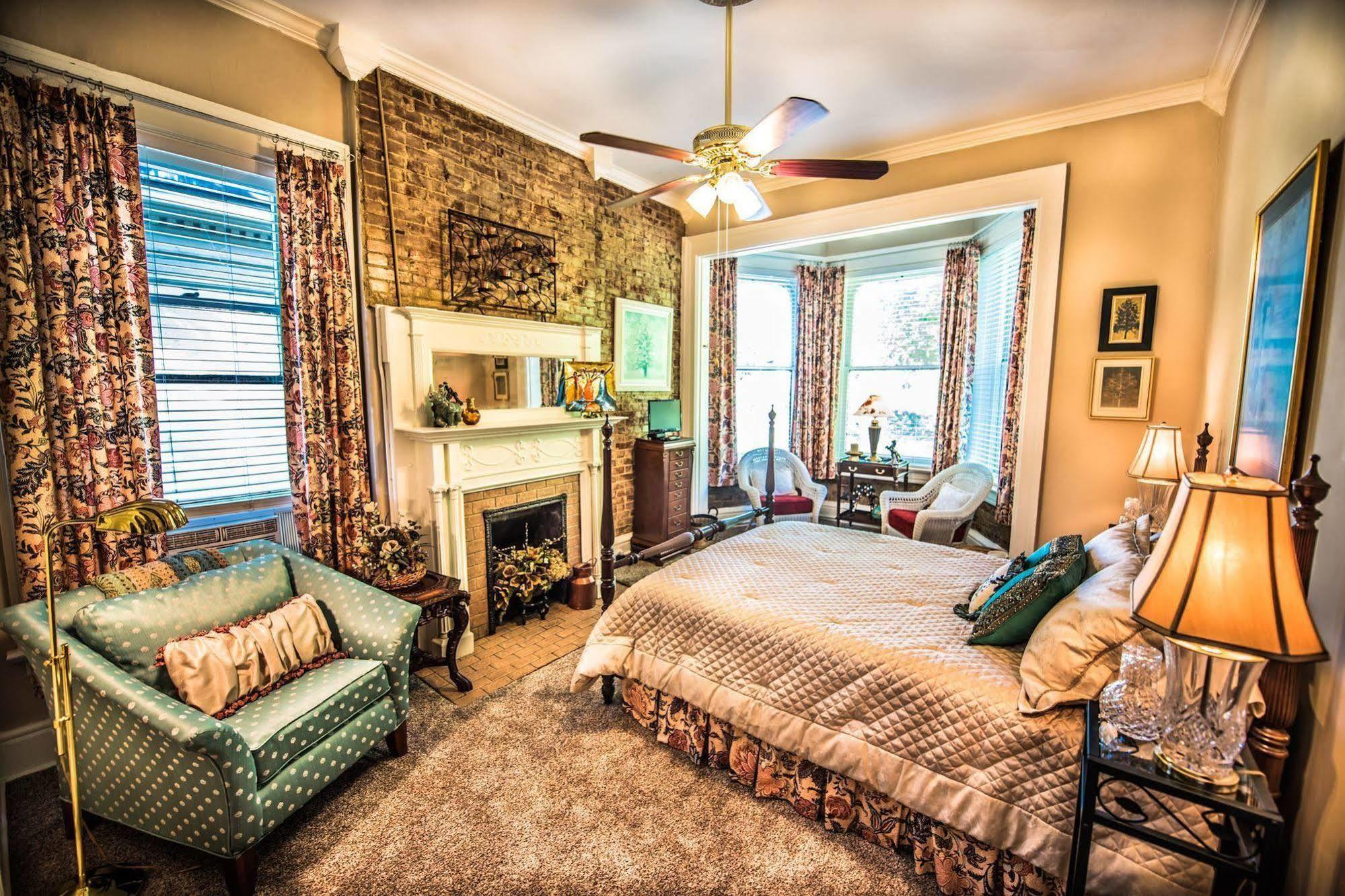 Inn At St James Court Louisville Ngoại thất bức ảnh