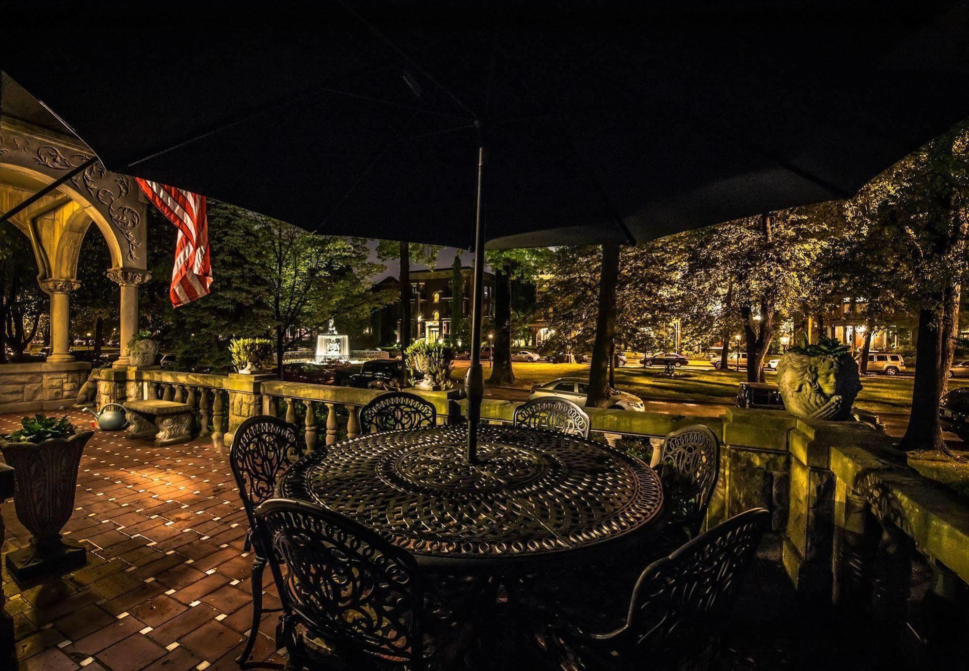 Inn At St James Court Louisville Ngoại thất bức ảnh