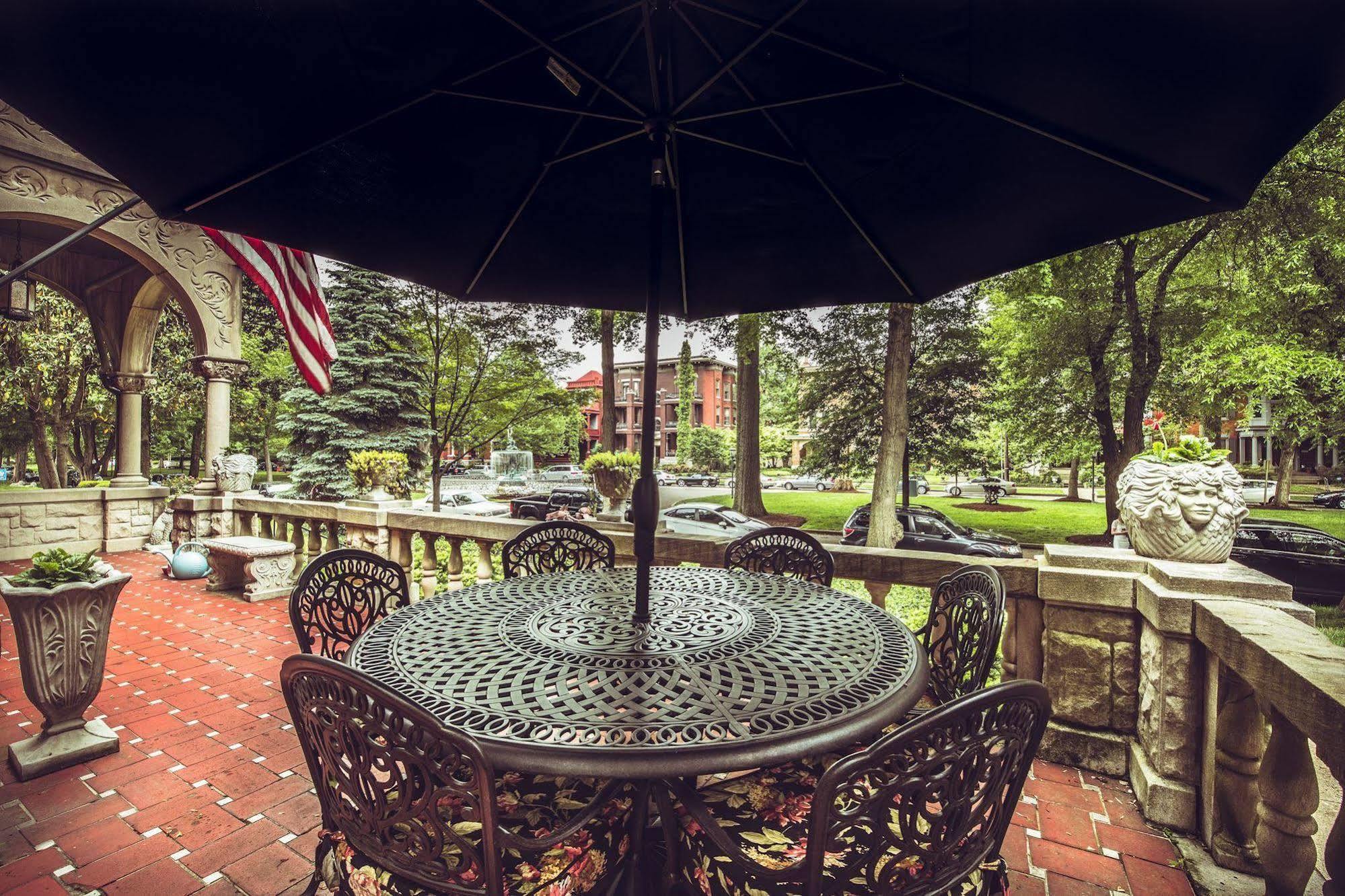 Inn At St James Court Louisville Ngoại thất bức ảnh